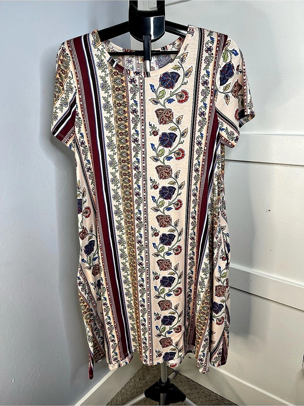 LuLaRoe Floral Mini Dress in Cream & Red Size Large